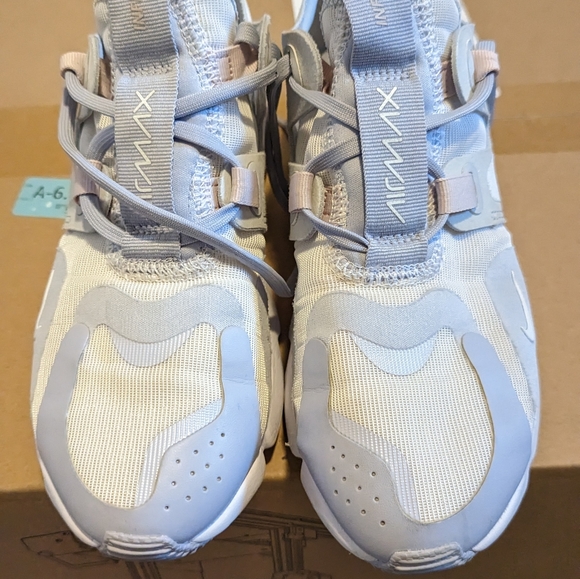 Nike Air Max Infinity - Picture 1 of 5